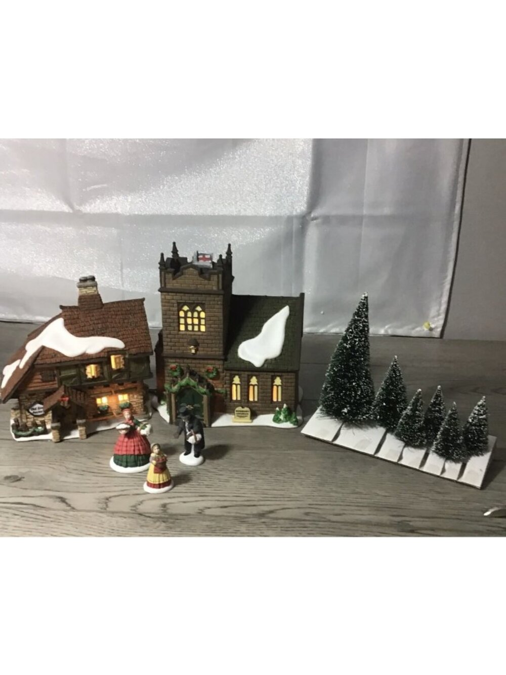 Dept 56 - Dickens Village-The Spirit of Giving-Gift set of 13 #58322 NIB